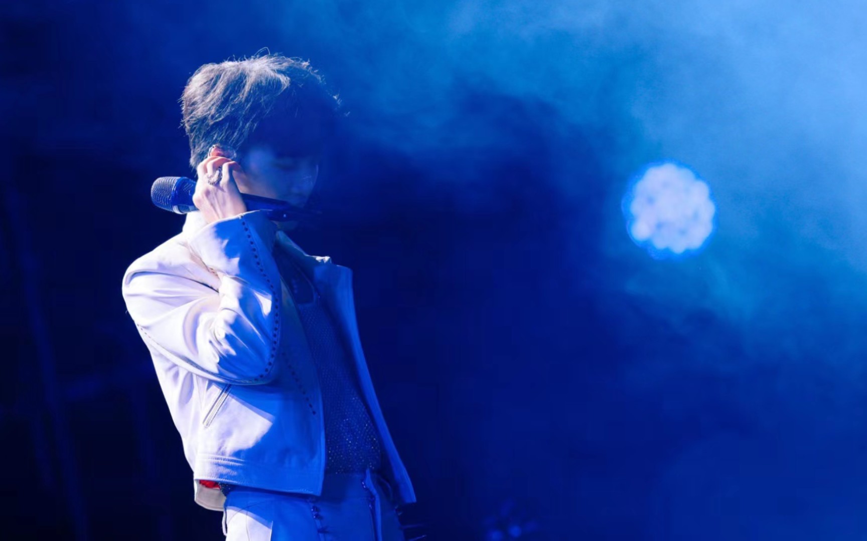 【周深】持续发一些敢爱敢做疯【广州草莓音乐节】