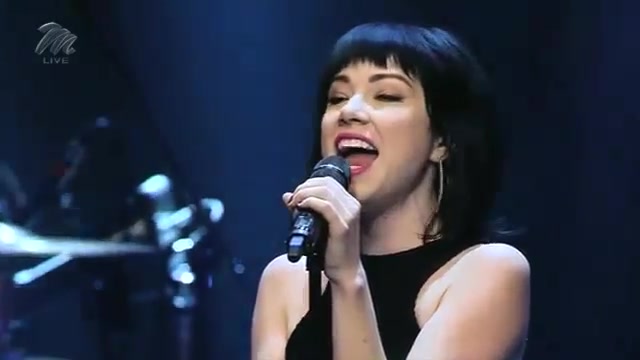 Carly Rae Jepsen  Run Away With Me (Live at Idols SA)哔哩哔哩bilibili