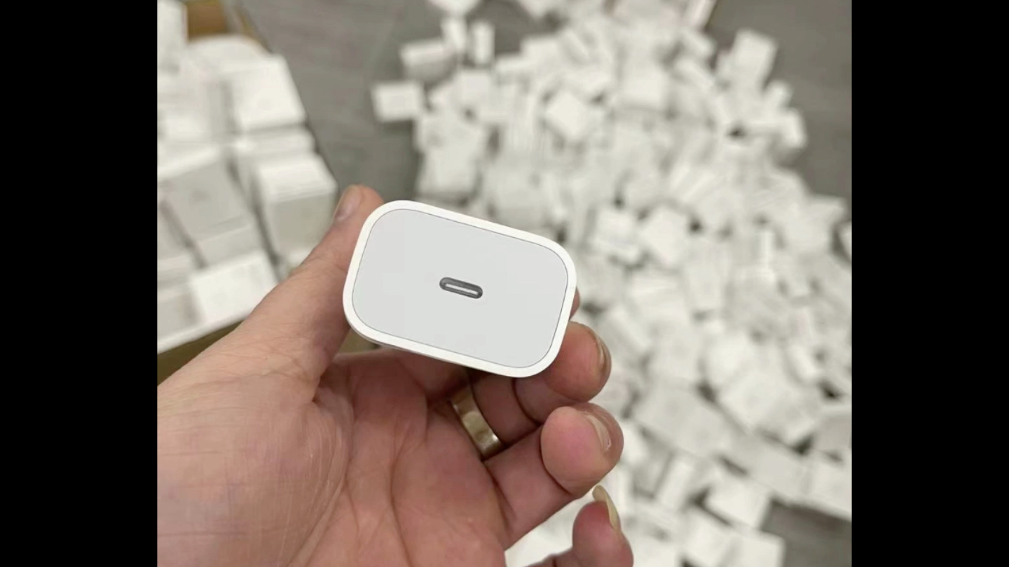 苹果20w快充 特价出 29.