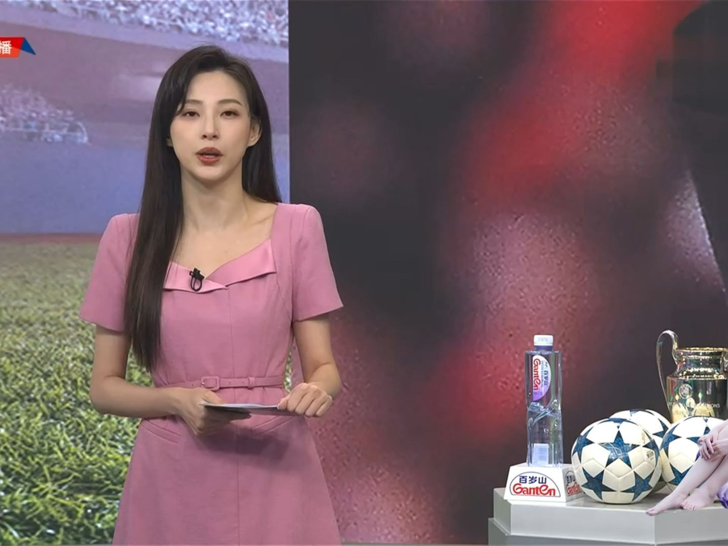 什么情况?马凡舒主持天下足球时突然来了一句啊呀,你别闹腾!要是演