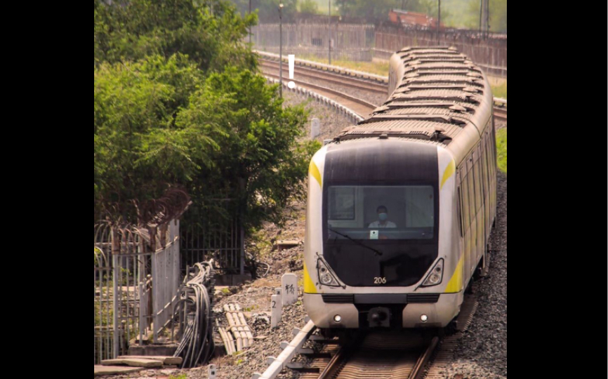 天津地铁2号线206号6b车进空港经济区站