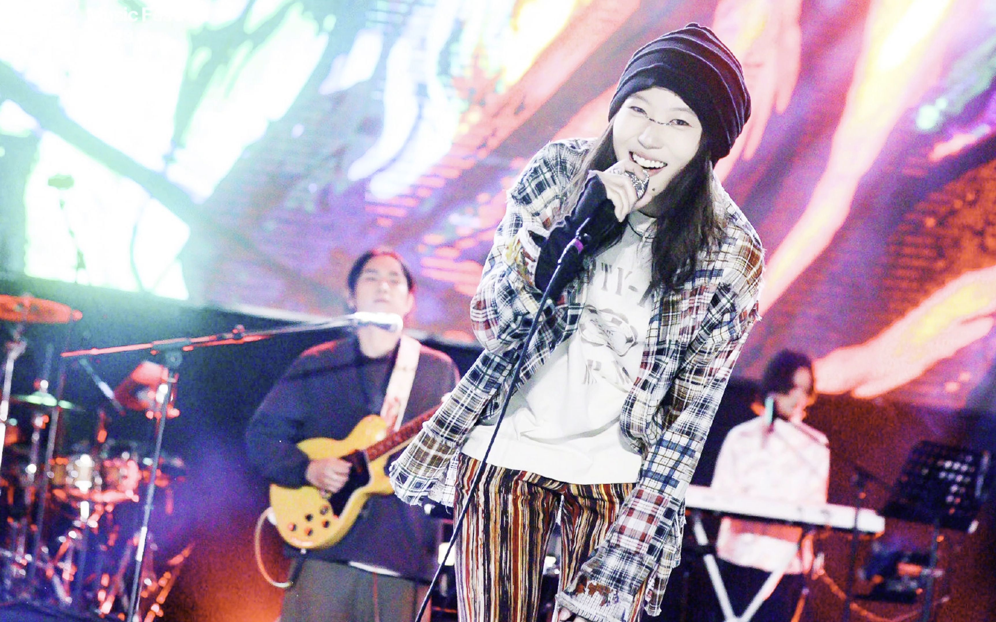 窦靖童may rain,上海草莓音乐节现场