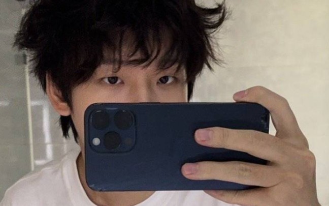 【花少北】"我将心意藏于玫瑰,期待着与你相见"