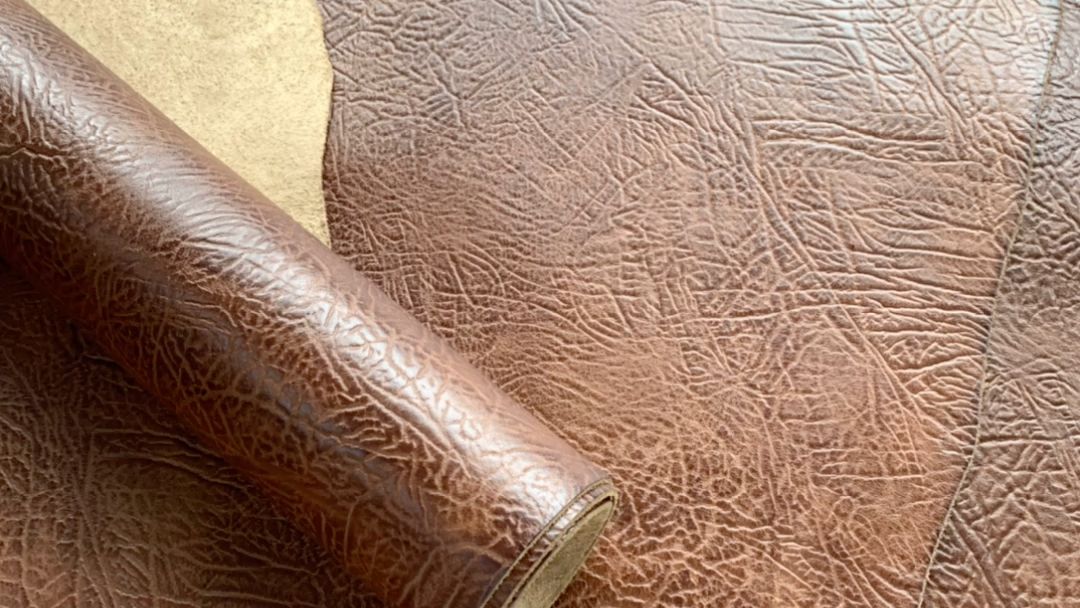 红棕色野牛皮背臀三边直牛皮皮料