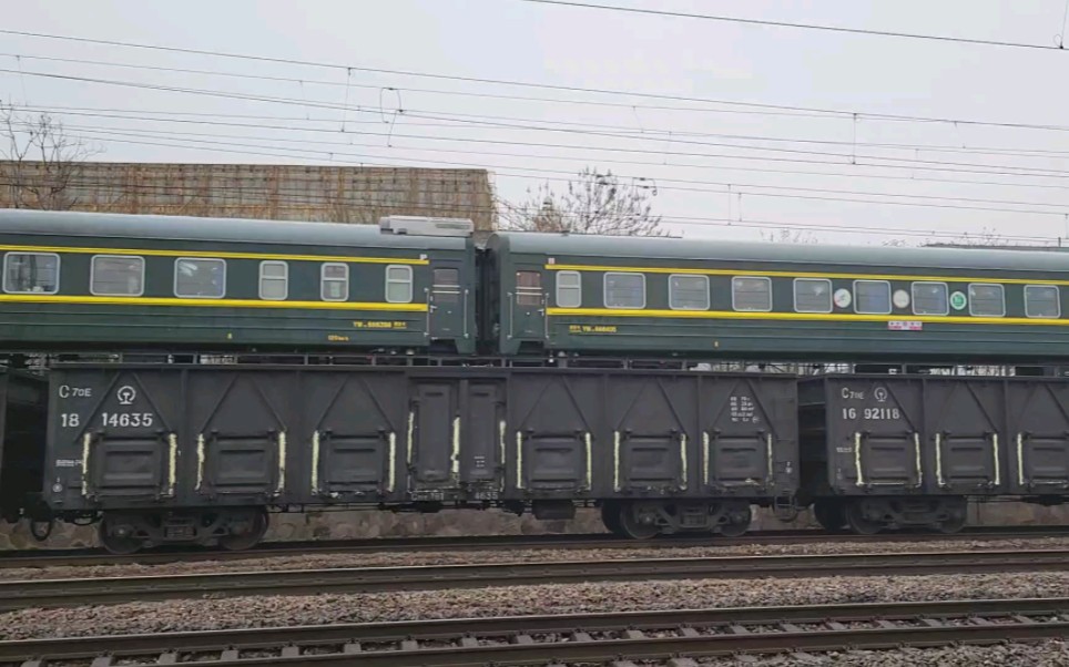 【18型客车】18型国际列车惊现向塘?还是货机拉客?y61次!