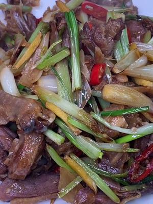 荞头炒板鸭,咸咸辣辣蛮好食哦.