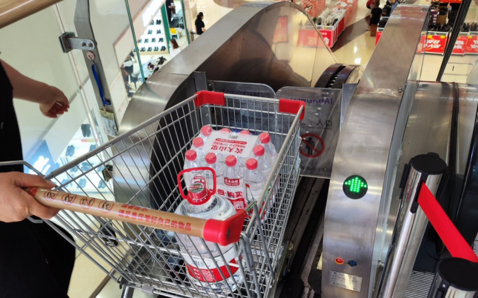 购物车下扶梯一种新型有轨雾