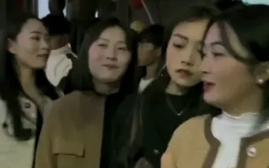 Tải video: 临沧婚礼“企鹅舞”打歌现场！全是小美女