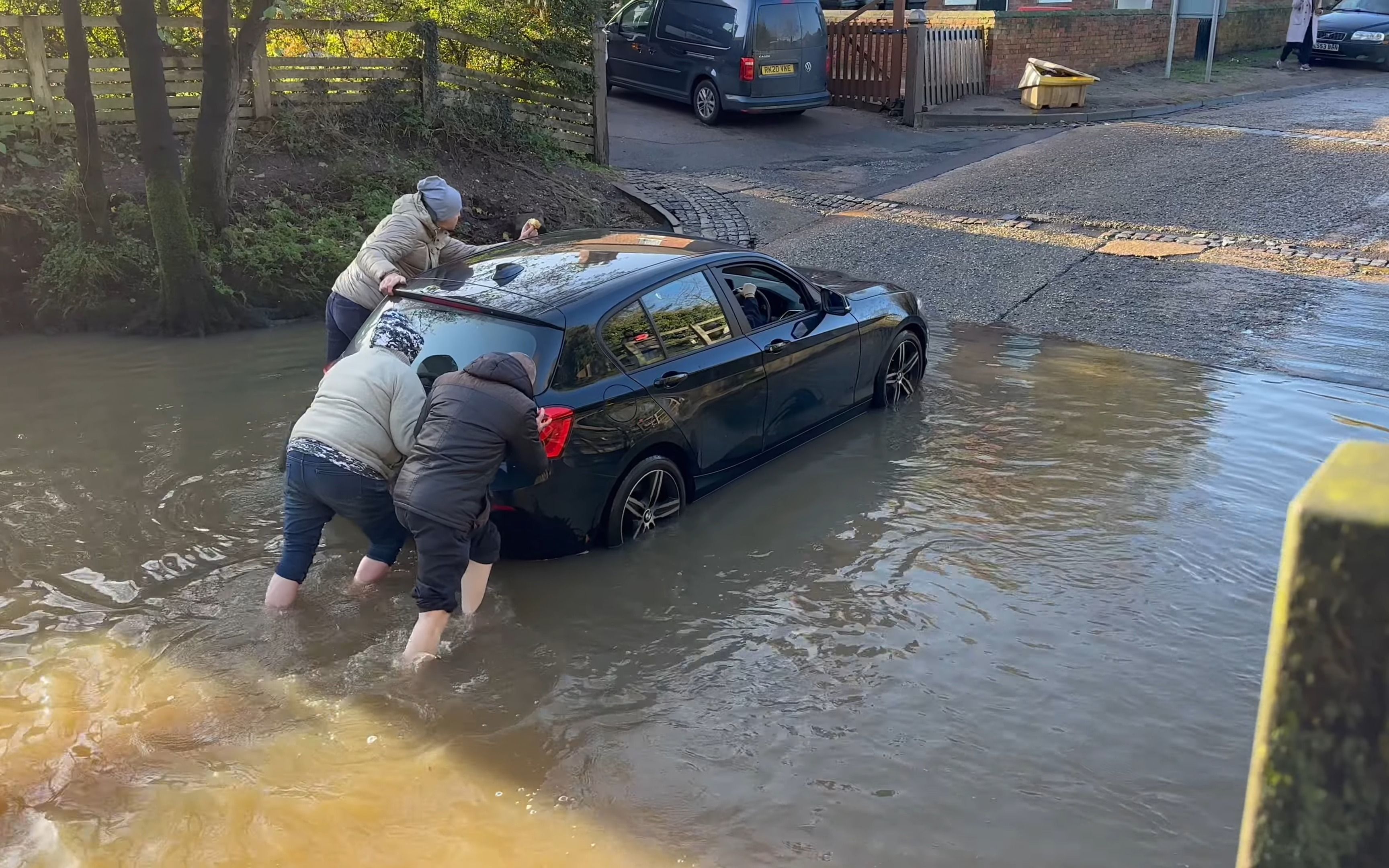 车辆涉水,当场报废