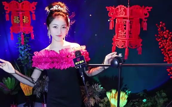 [图]一首青海民歌《花儿与少年》，带你感受阿哥阿妹的甜蜜爱情！