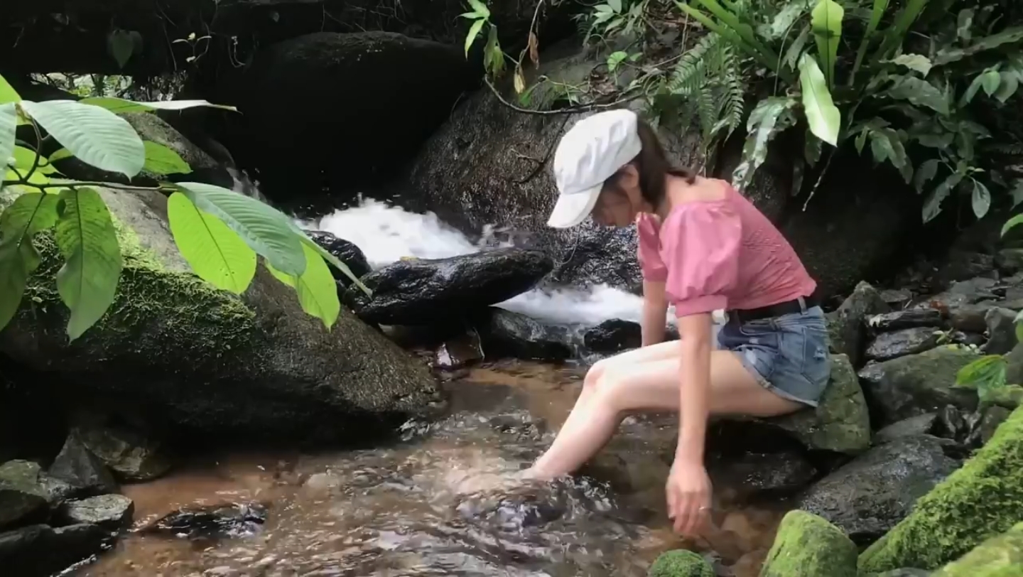 荒野楊妹,獨居生活