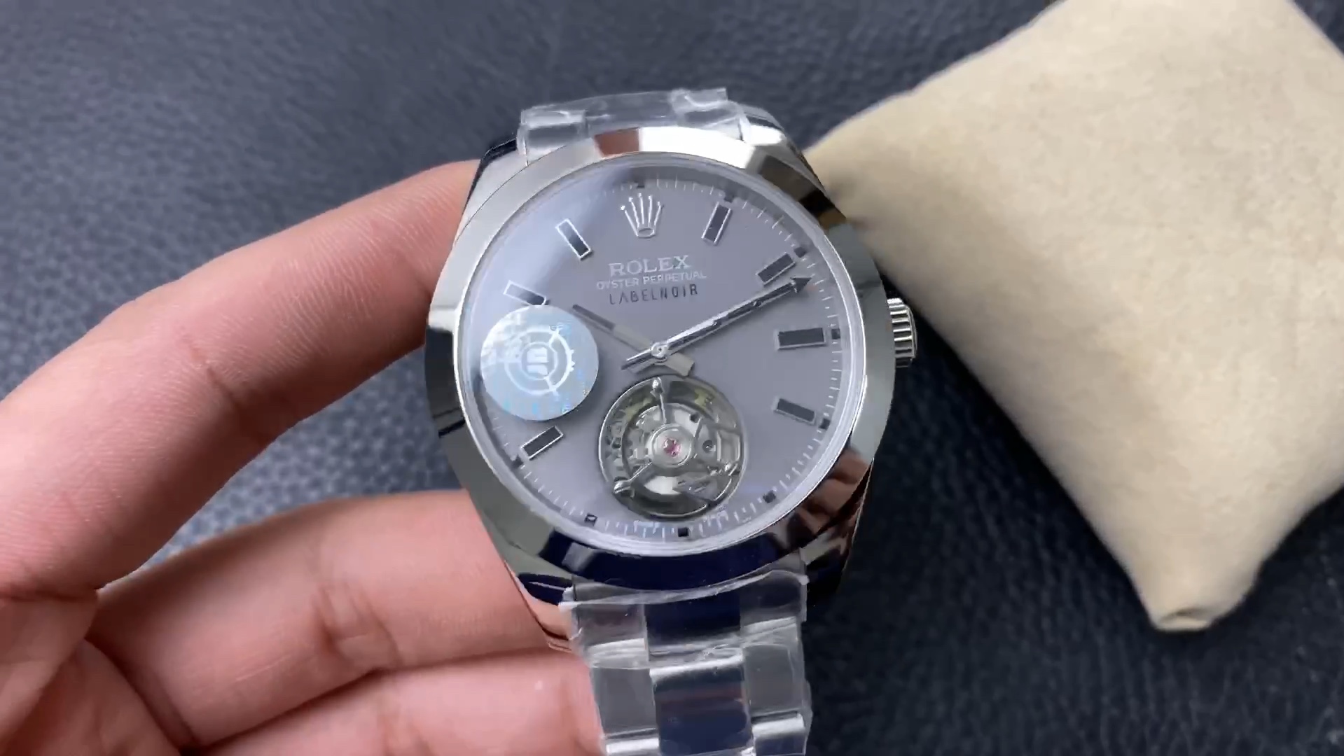 劳力士蚝式恒动陀飞轮腕表