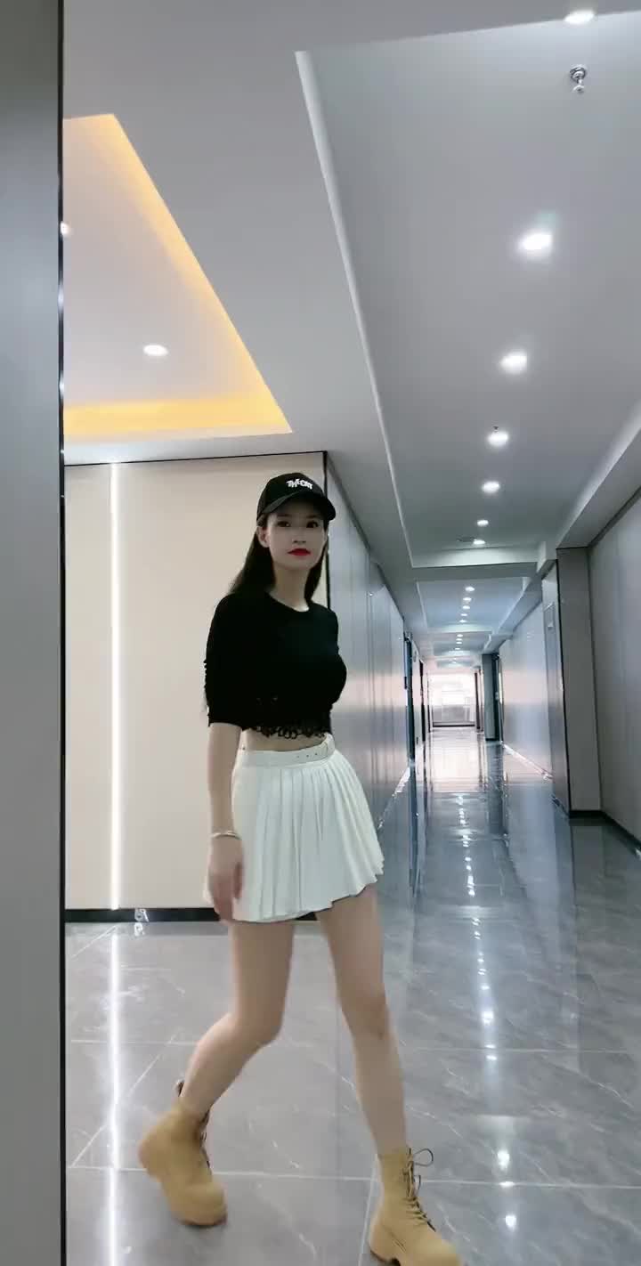 好喜欢现在的自己有人爱有人疼自己也爱自己贵阳七七生活号伤感音