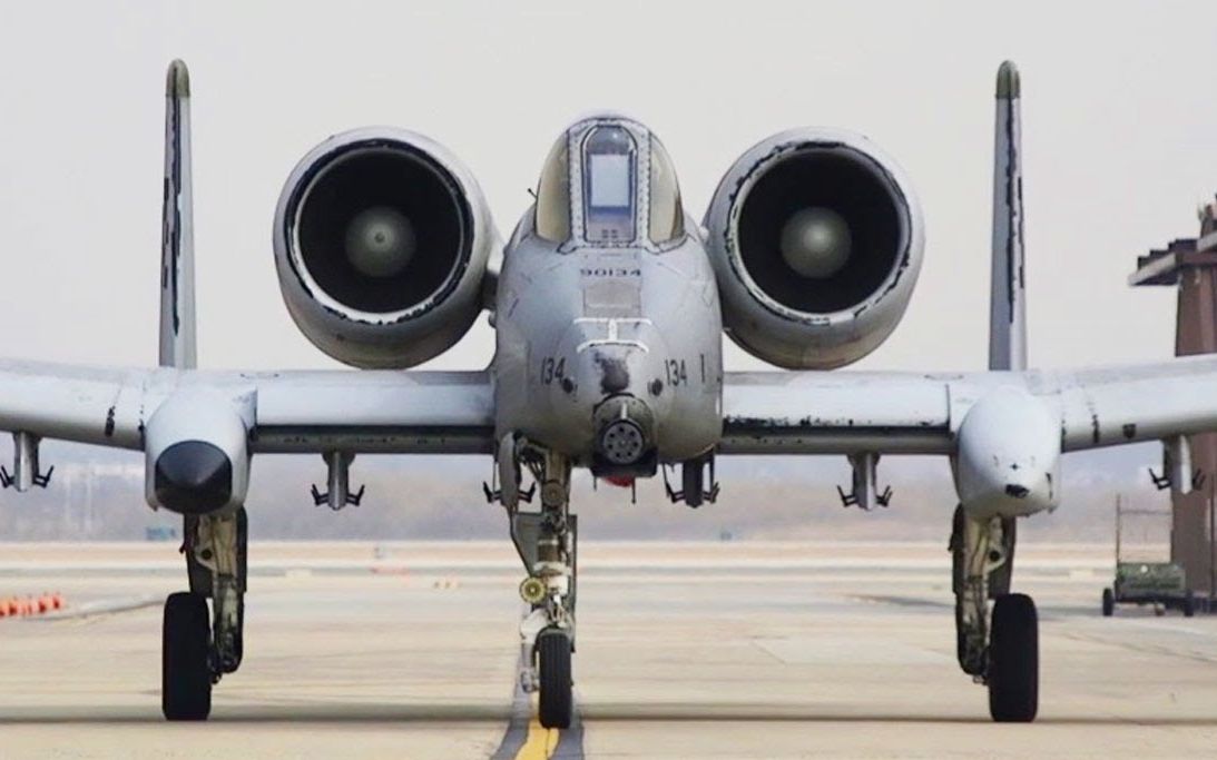 a-10雷电Ⅱ攻击机从韩国乌山空军基地起飞