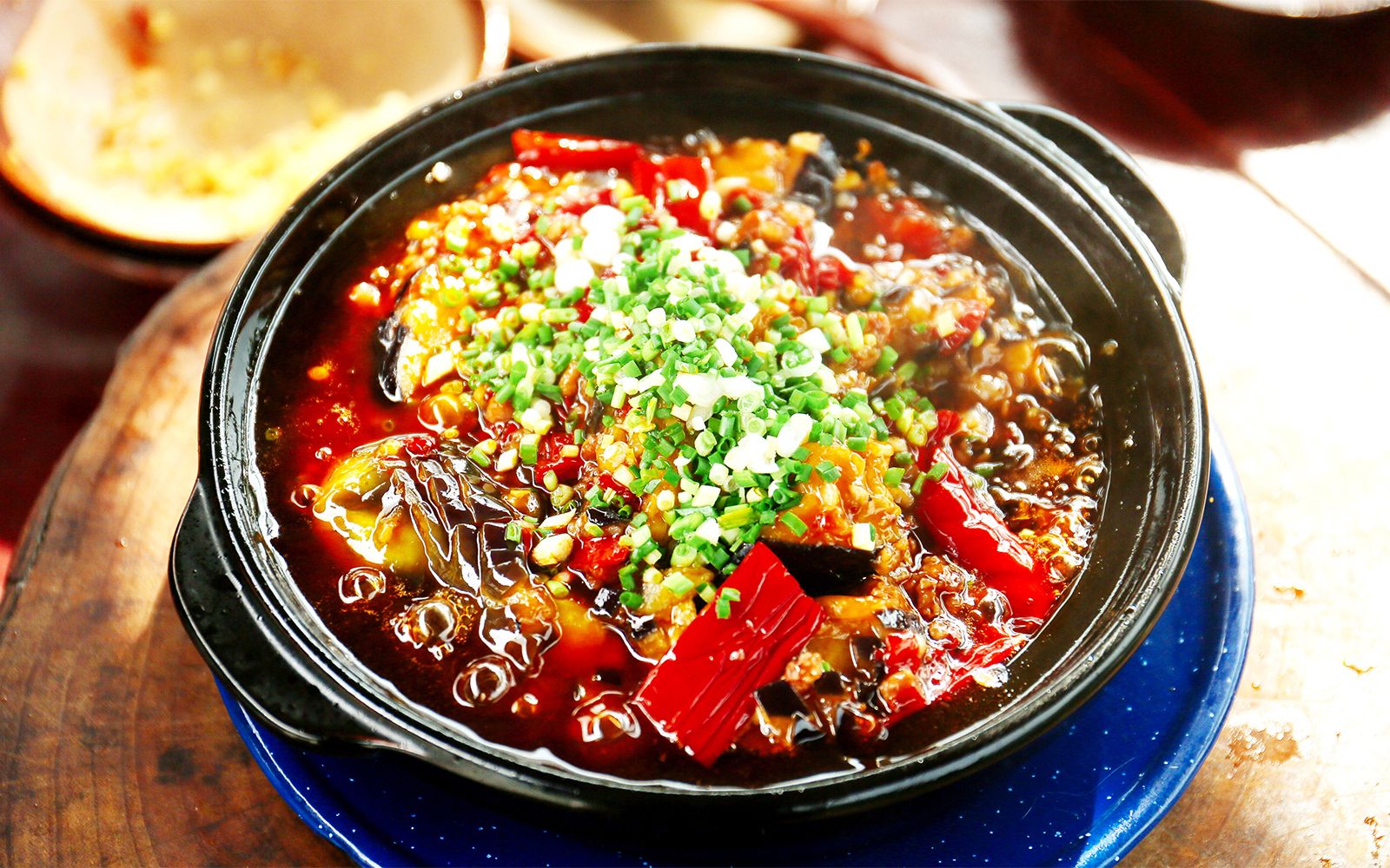 茄子不用油煎也好吃,跟火哥学传统鱼香茄子煲,川味家常简单做