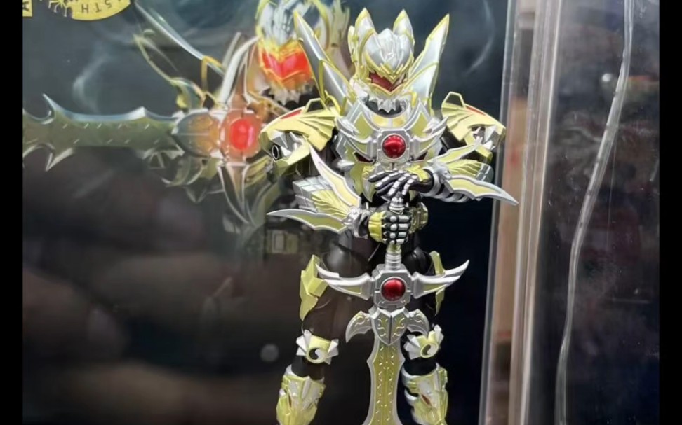 奥迪双钻铠甲勇士十五周年系列超可动人偶帝皇侠