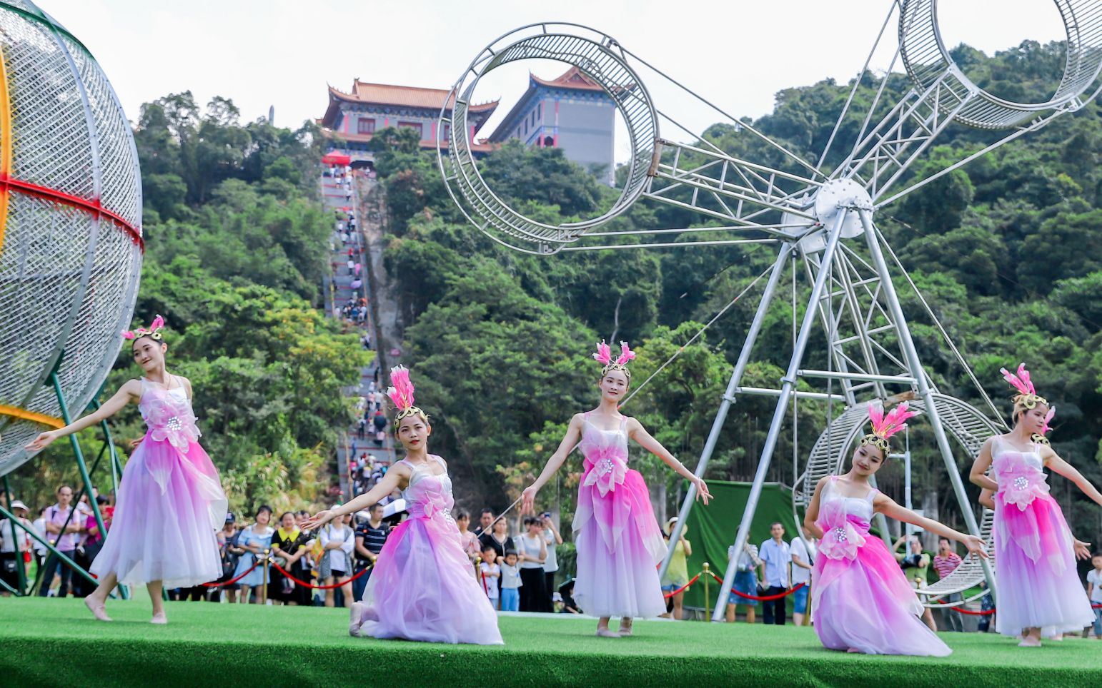 东莞观音山舞蹈《美丽中国》,像花一样灿烂明媚哔哩哔哩bilibili