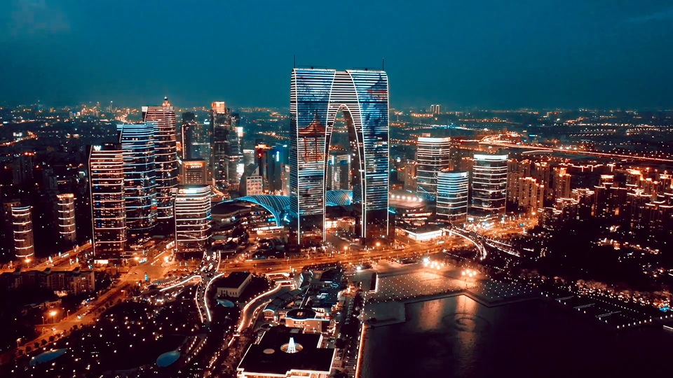 东方之门,见证了苏州的繁华!