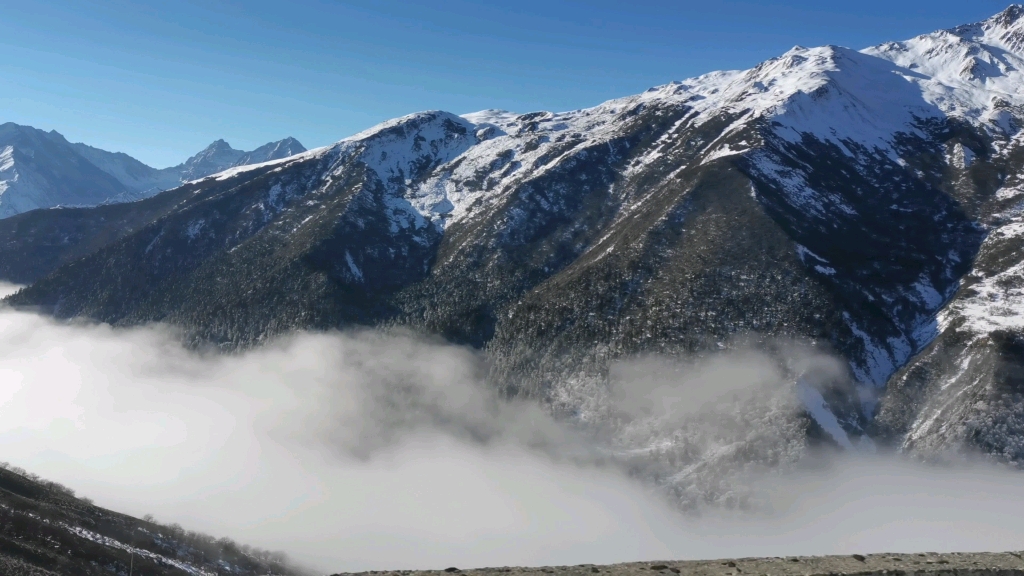 川西 云海雪山 日月宝镜山_哔哩哔哩_bilibili