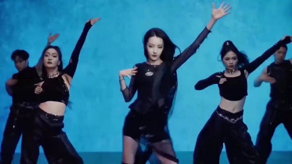 迪丽热巴热舞mv《第十幕》我老婆