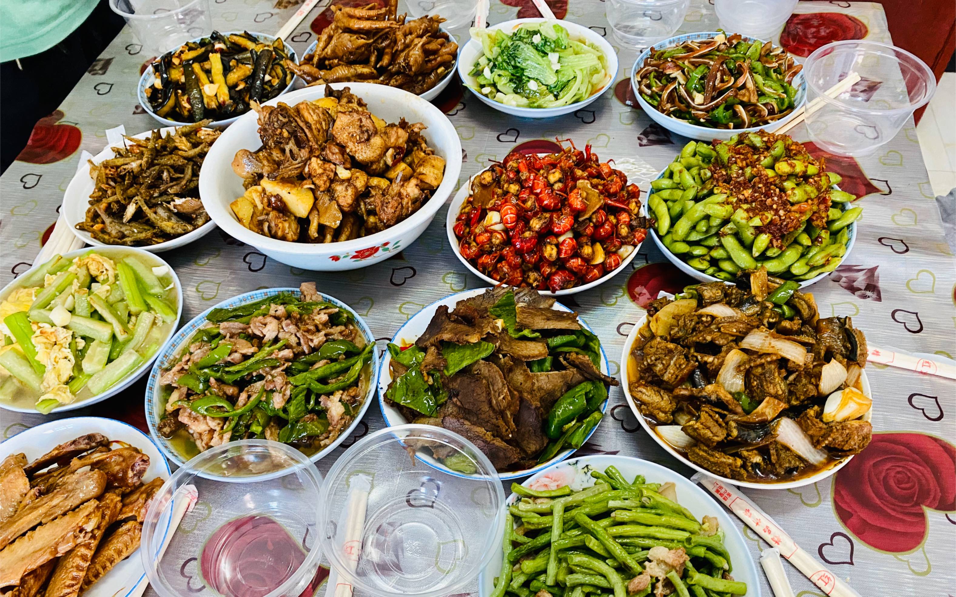 疫情之后,武汉伢的第一次家庭聚餐,姑妈家手艺太棒了,弥补了过年没