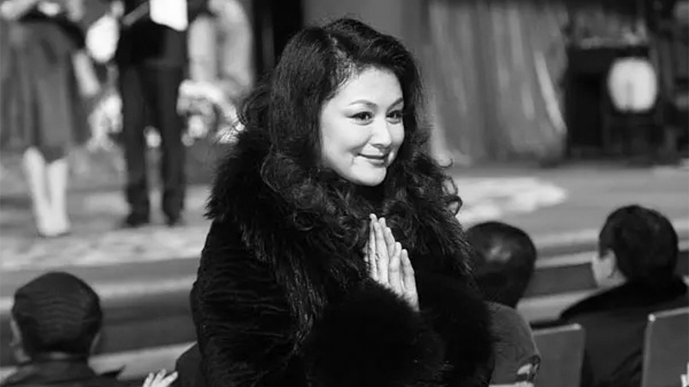 曝于月仙将遗产全部留给侄子,名下有八家企业,两套豪宅