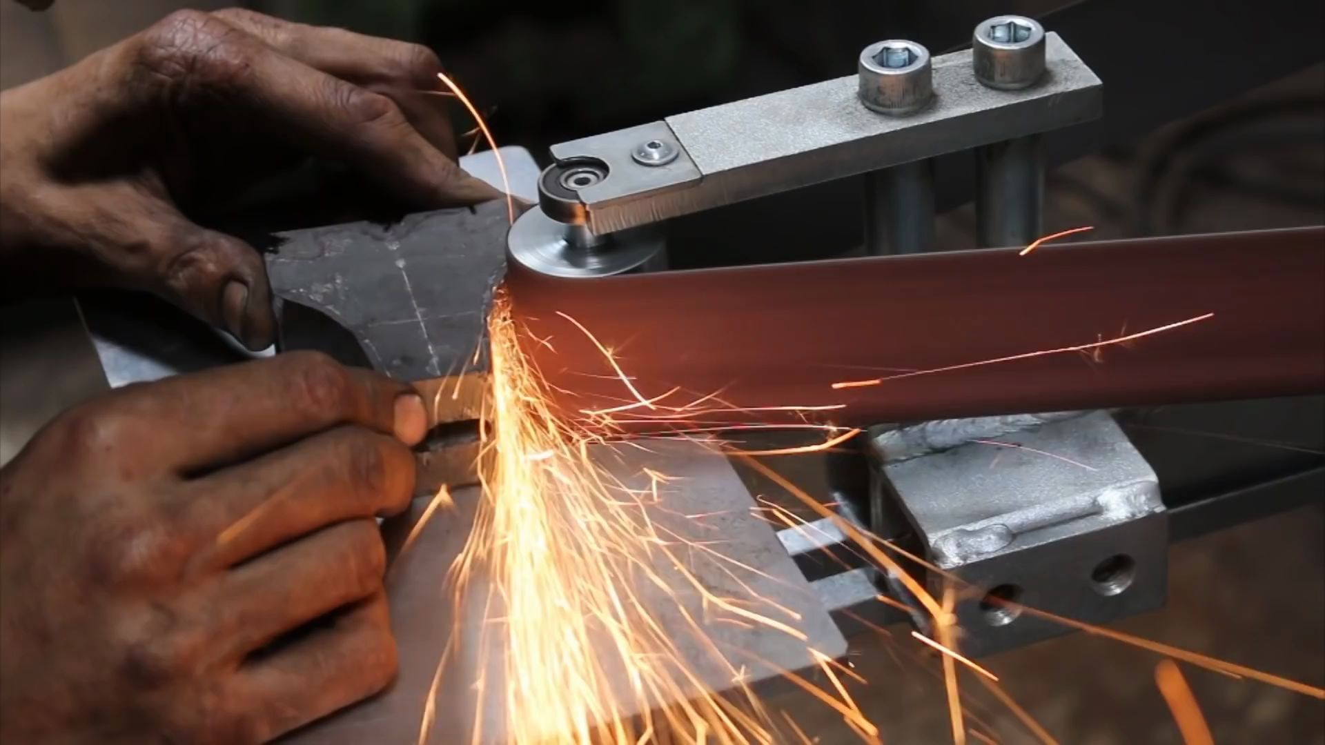 【手工制作】铸造一把完美的剑(二(forging a great sword the