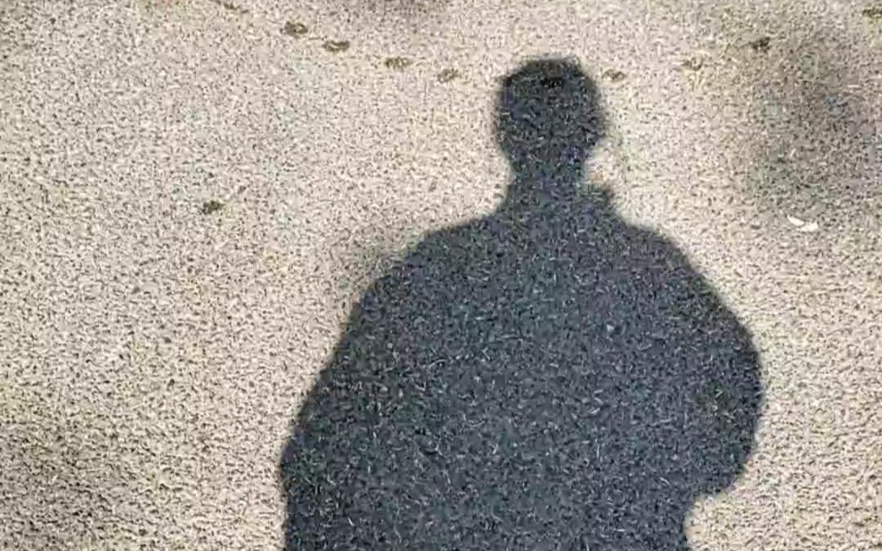 只有在阳光下的影子才是活的