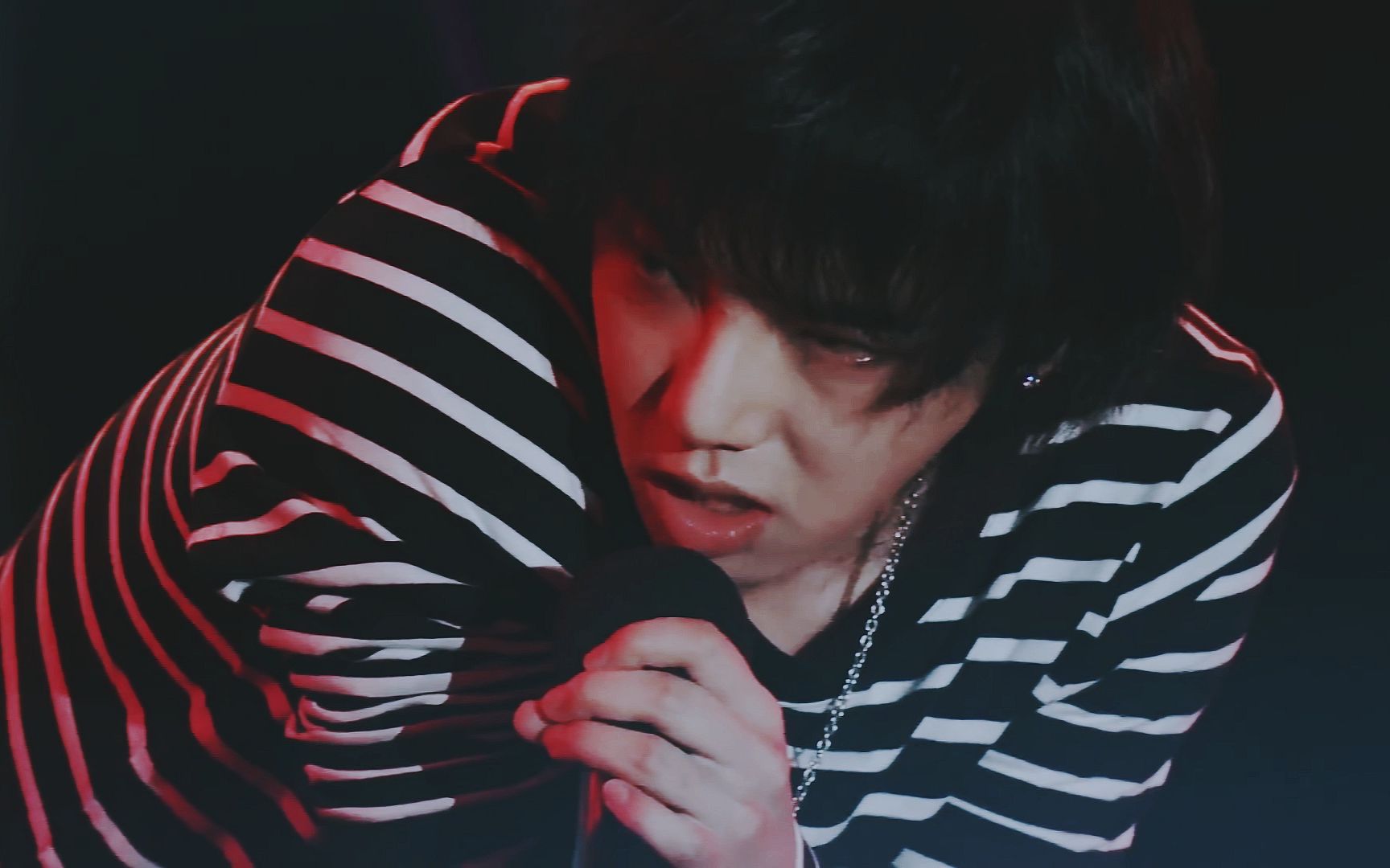 【华晨宇】【绒绒】"让小爷看看是哪只黑煤球说爷可爱?