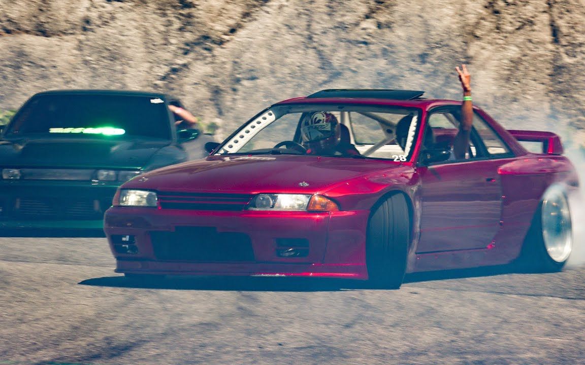 太酷的机器令人兴奋的漂移! 改装车漂移!