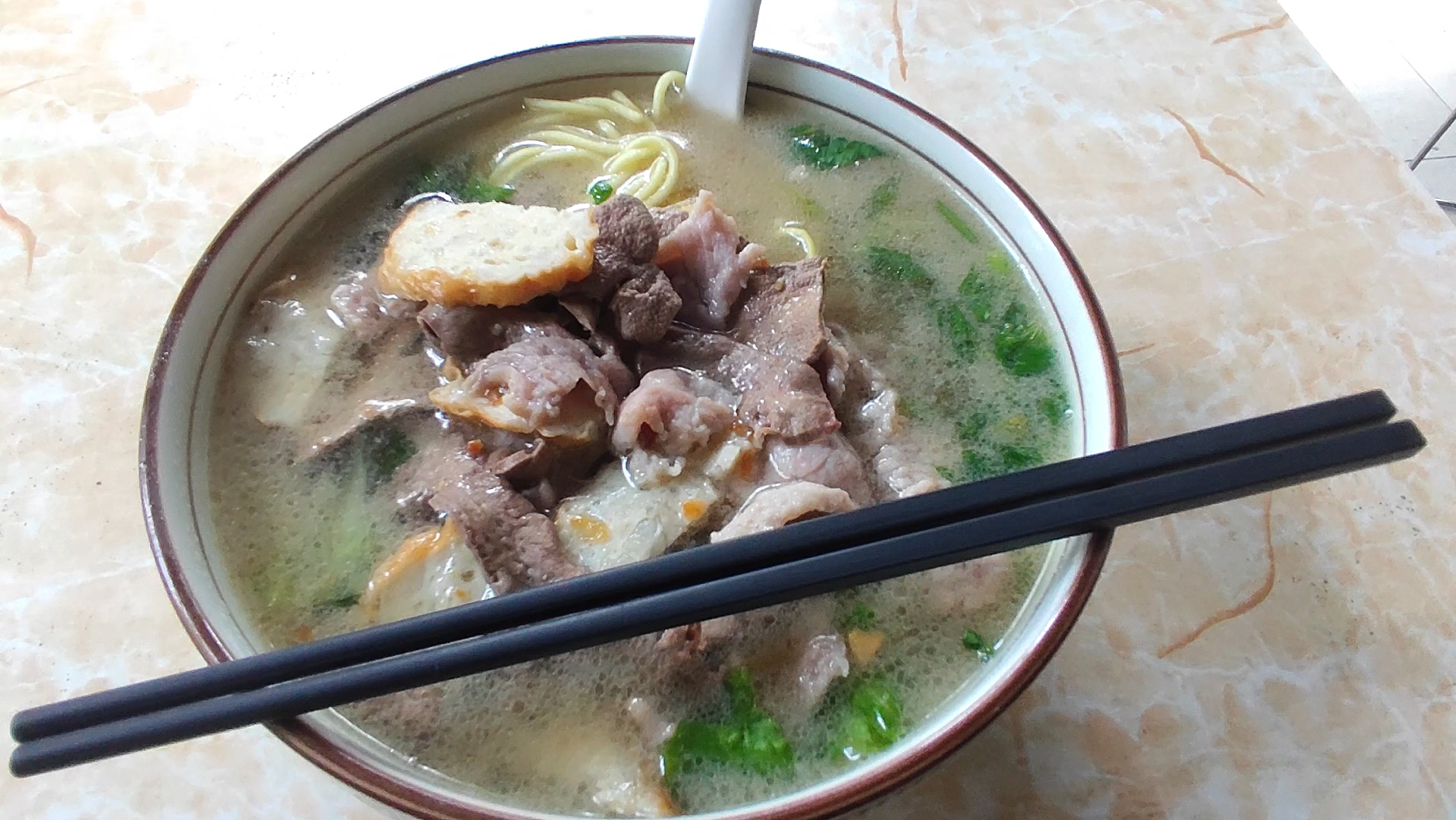 猪杂汤面 可是口腔溃疡了(悲)