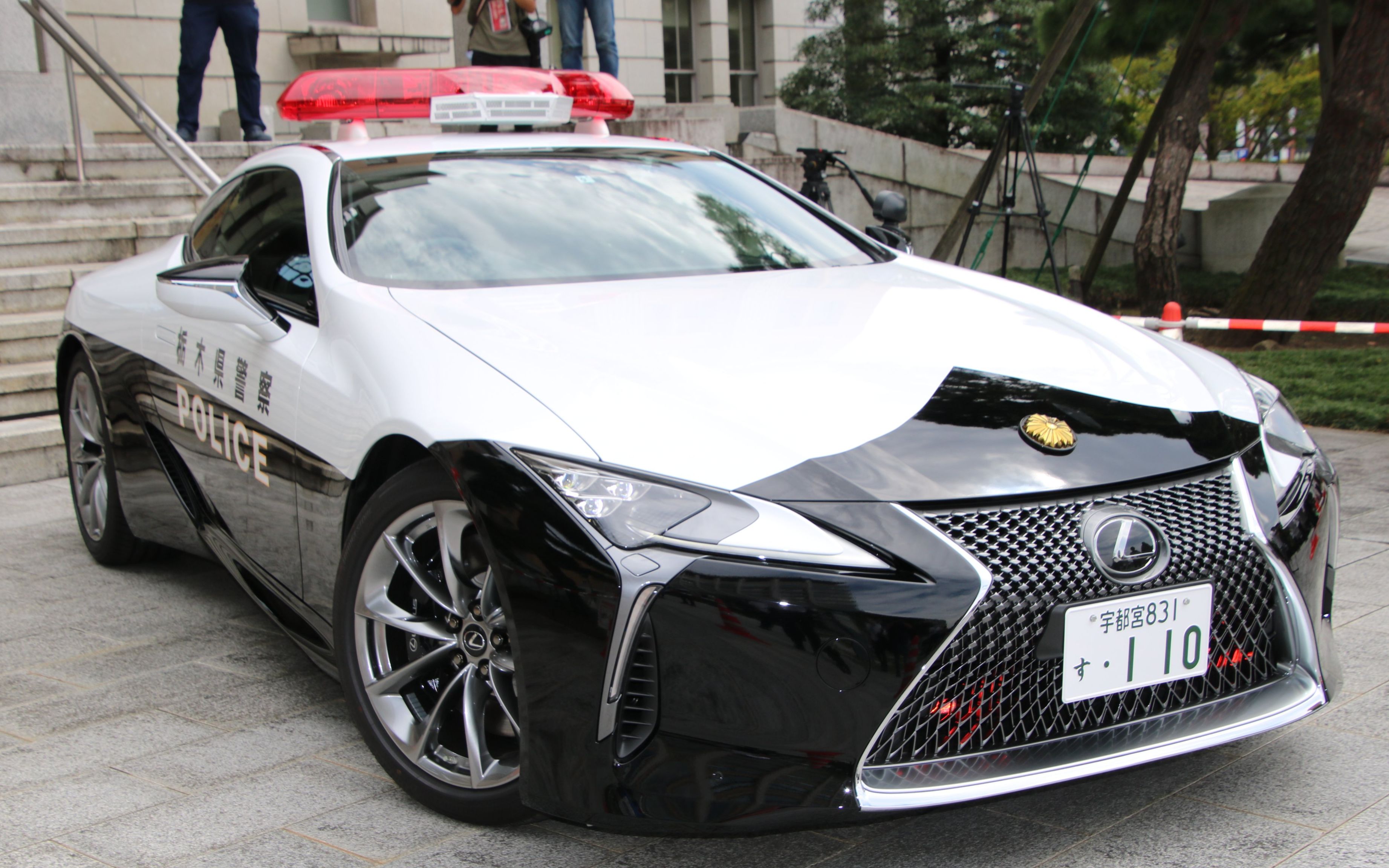 日本警方获赠高级跑车lc500栃木県警察
