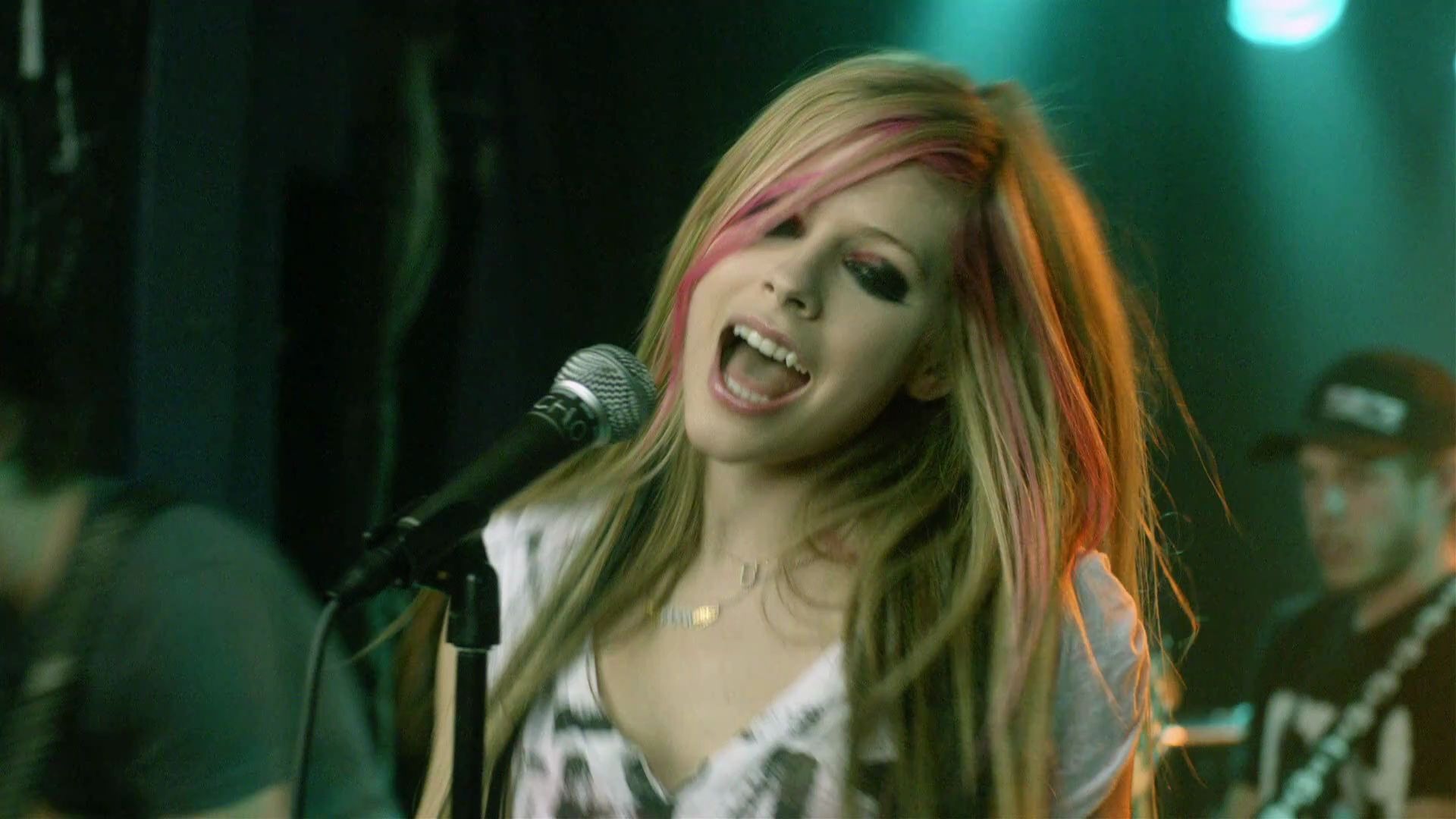 [图]Avril.Lavigne -- What.The.Hell