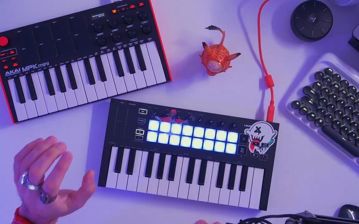 AKAI MPK MINI MK3 VS NOVATION LAUNCHKEY MINI COMPARISON Which is