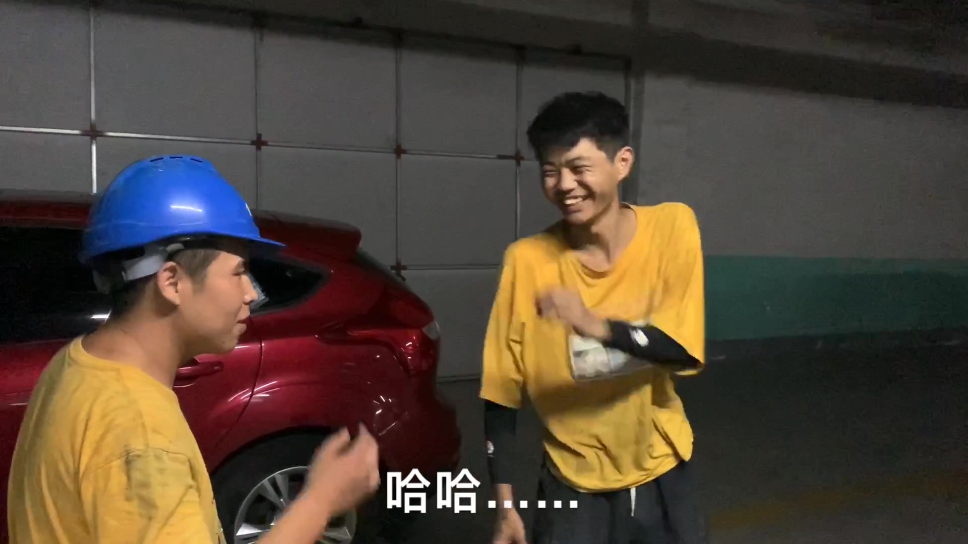 新网吧大神地下室表演社会摇,小胖表演武术小小洪拳,太精彩了.