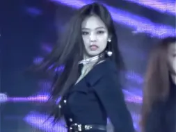 “气质女人”JENNIE