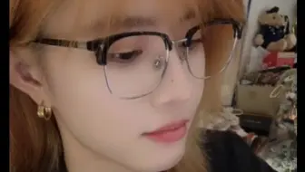 柏欣妤跪式俯卧撑，柏欣妤：这就是这样子的