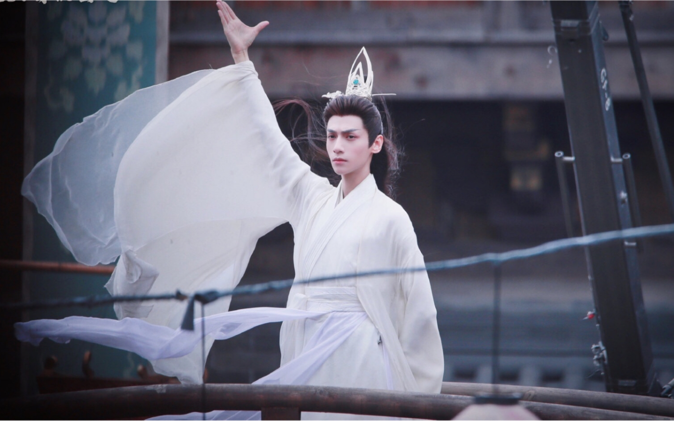 罗云熙楚晚宁皓衣行水榭藏美人美人召天问