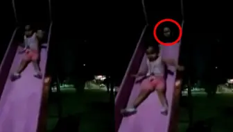 后怕！母亲深夜带孩子公园玩滑梯，回家翻看录像汗毛直立