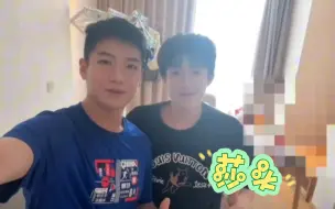 Скачать видео: 含头版巴黎 后面马赛克的什么 救命好奇 莎头巴黎如愿