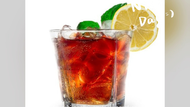 可口可乐最初是用古柯树叶和可乐果做成的一种糖浆,作为药品出售.