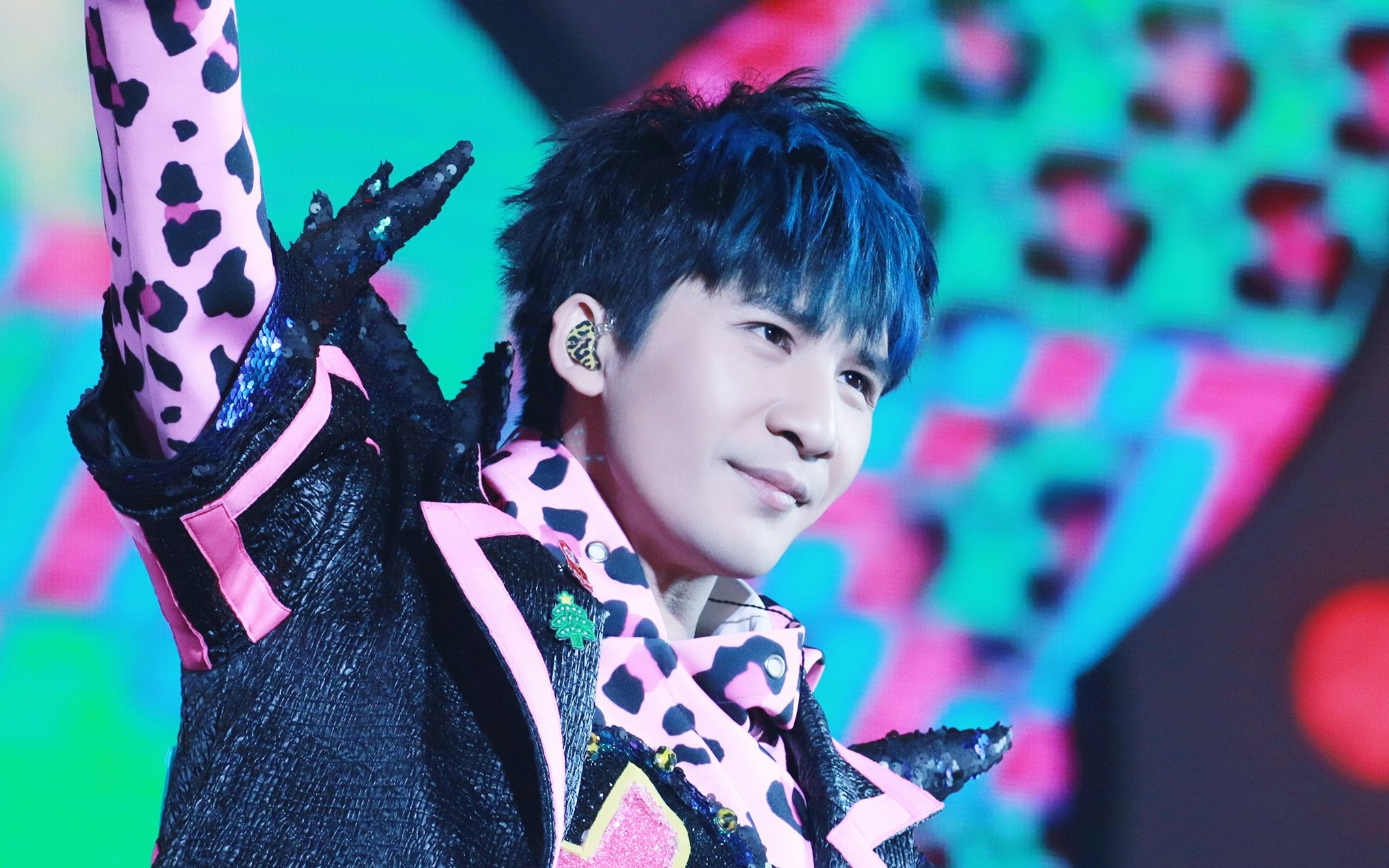 大张伟这下你该知道大张伟有多大了哈