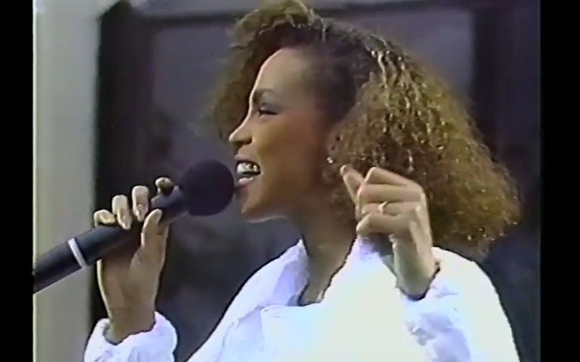 [图]【为你保留我的爱】Whitney Houston - Saving All My Love For You 1985.11.13