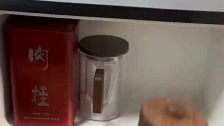 海尔茶吧机:智能茶饮新体验