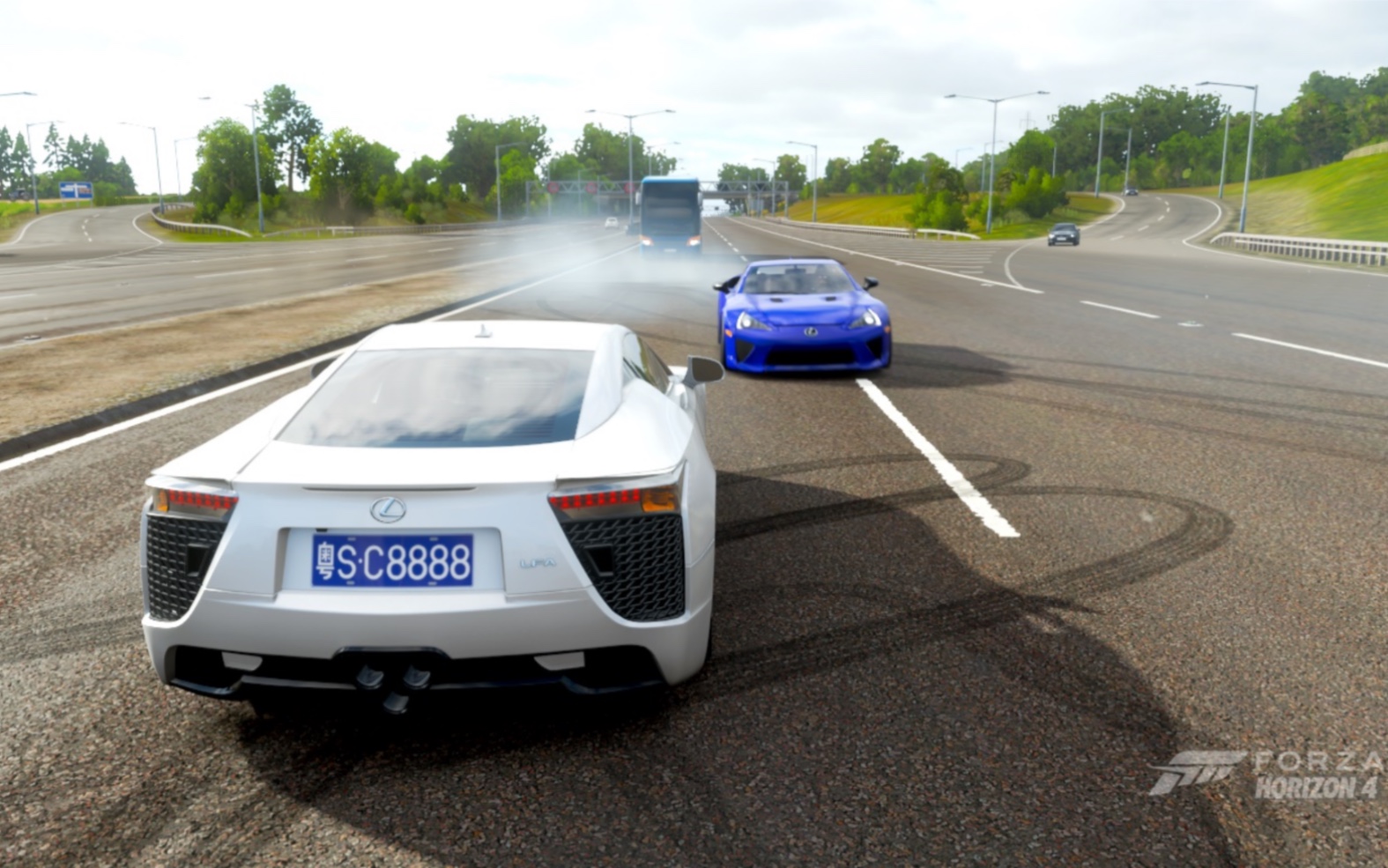 【极限竞速地平线4】东莞8888车牌lfa炸隧道被幽灵车撞毁?