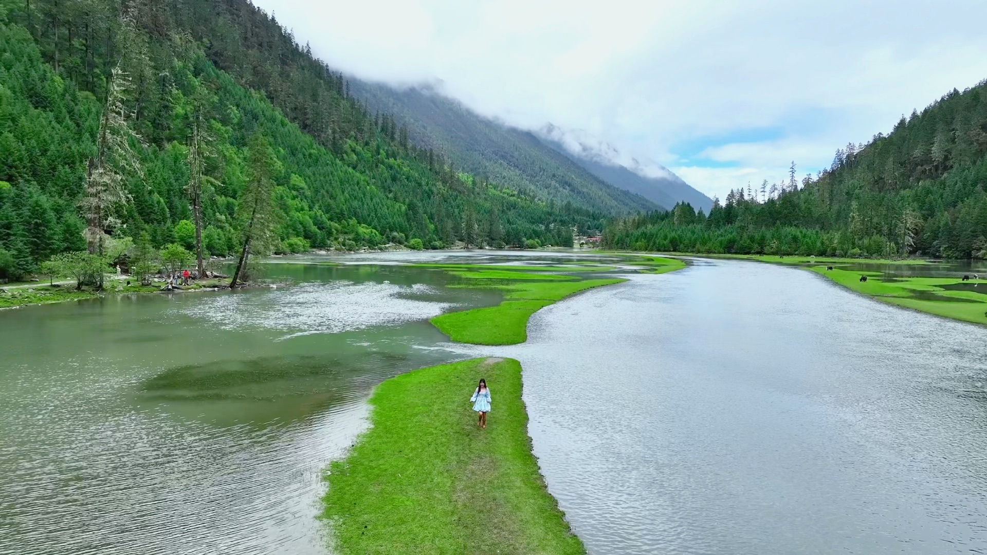 川西月亮湖有多美,看完这个视频你就知道了