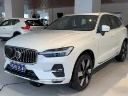 Download Video: 沃尔沃XC60 RECHARGE 2024款T8四驱长续航智远豪华版