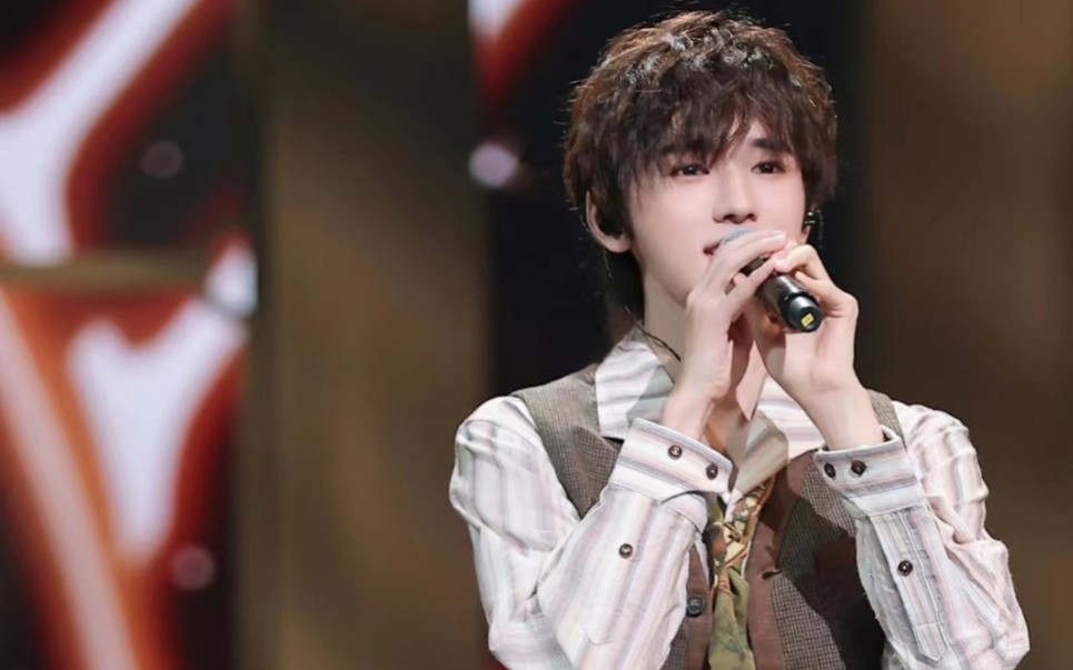 [宋亚轩]宋亚轩唱的路过人间真的很好听,而且蒜轩声音好治愈呀!