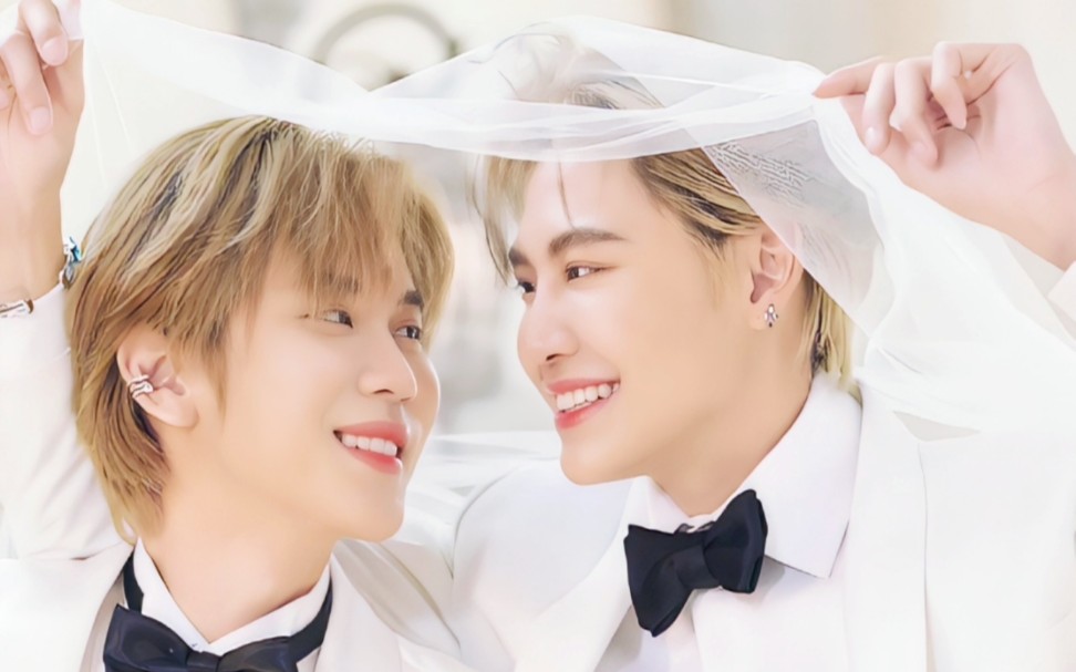 【bounprem】今天收到一位小可爱给的文总包包的一套结婚照