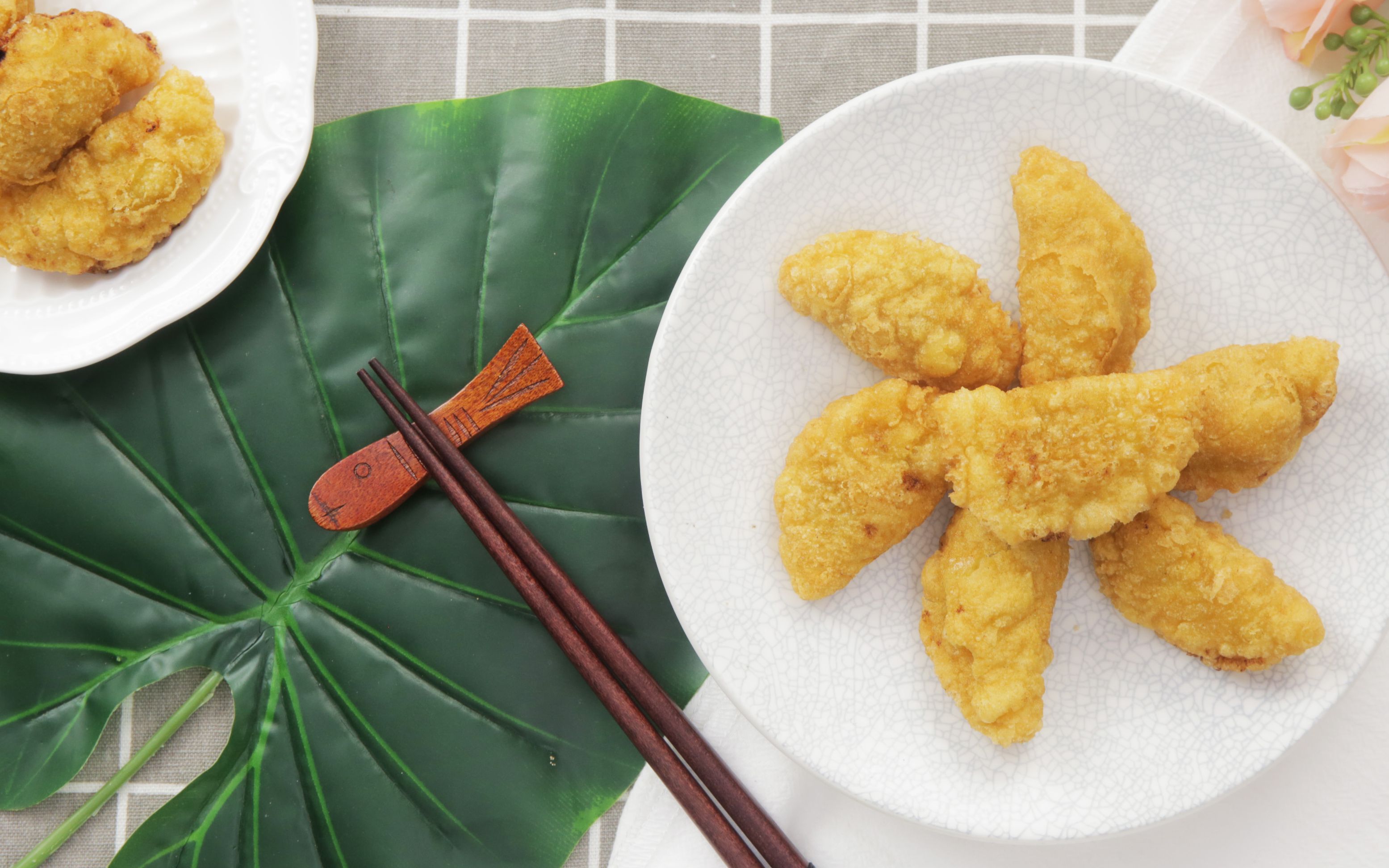 北方小吃炸油糕色泽金黄外酥里糯